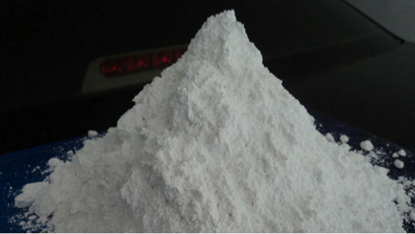 哪种液位计适合在纳米碳酸钙生产行业中应用？