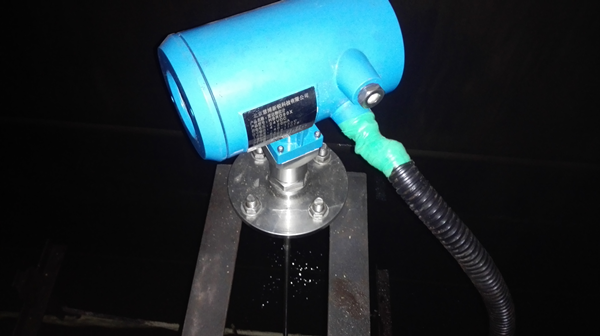 导波雷达液位计在密封油槽中的应用